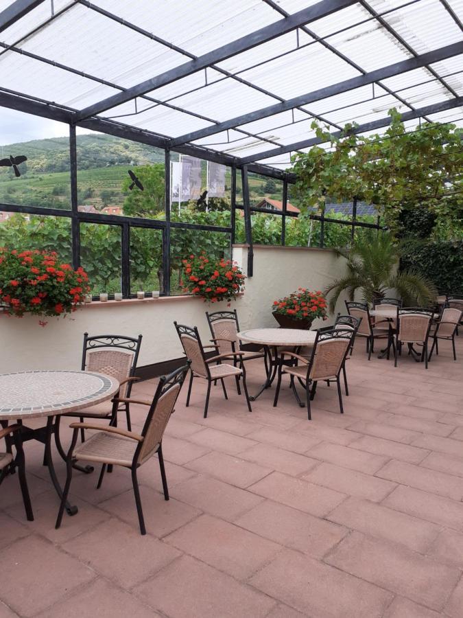 Das Landhotel Weingut Gernert Sankt Martin Bagian luar foto