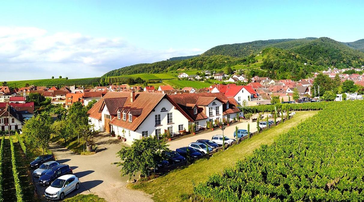 Das Landhotel Weingut Gernert Sankt Martin Bagian luar foto